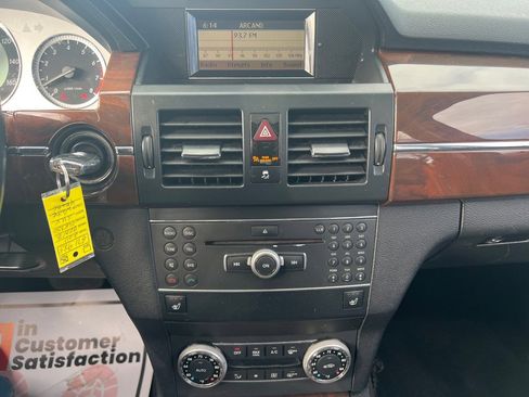 Used 2011 Mercedes-Benz GLK 350 4MATIC image 19