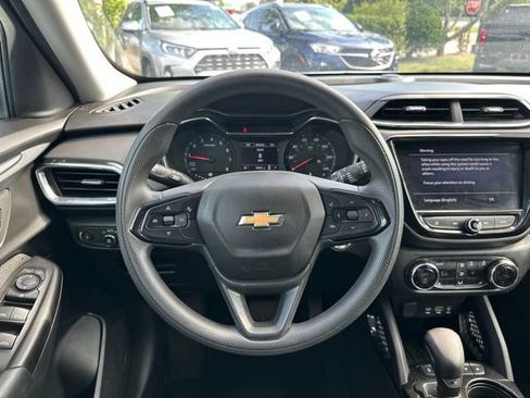 Used 2023 Chevrolet TrailBlazer LT w/ Convenience Package FWD image 12