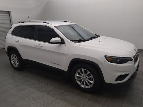 Used 2019 Jeep Cherokee Latitude w/ Cold Weather Group FWD image 11