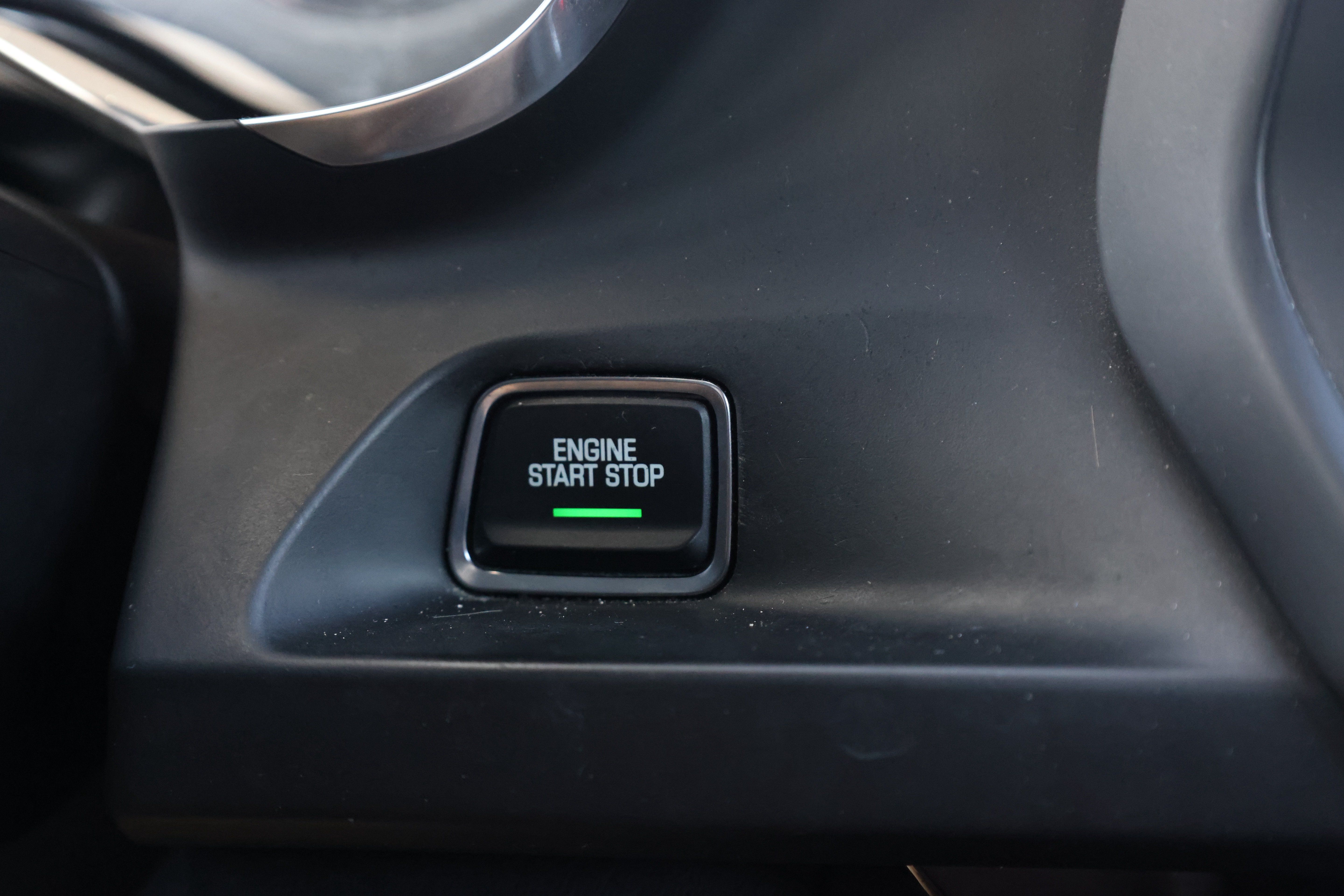 Used 2020 Chevrolet Camaro LT RWD image 18