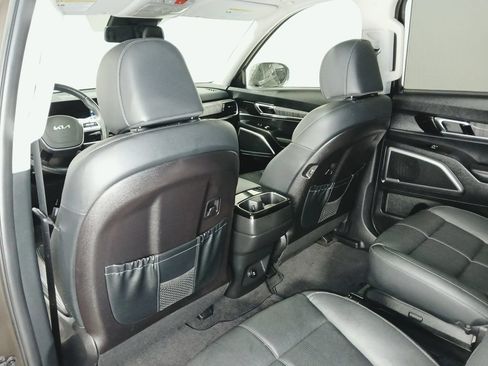 Used 2024 Kia Telluride EX w/ EX Captain's Chair Package AWD/4WD image 16