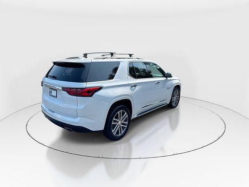 Used 2023 Chevrolet Traverse High Country w/ LPO, 'HIT The Road' Package FWD image 8