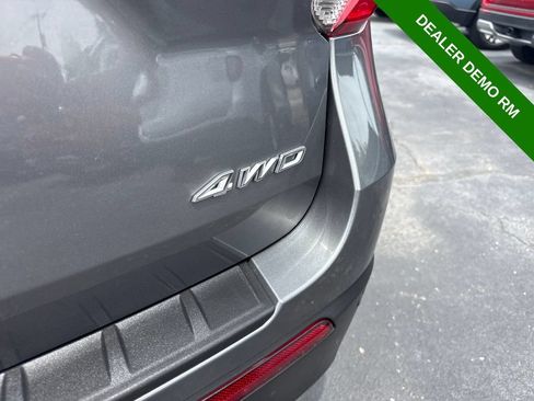 Used 2024 Ford Explorer XLT w/ Equipment Group 202A AWD/4WD image 10