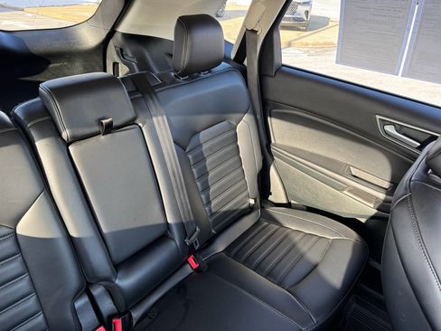 Certified 2022 Ford Edge SEL w/ Convenience Package image 16