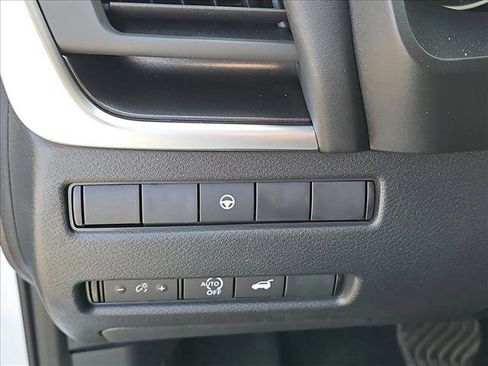Certified 2026 Nissan Rogue SV FWD image 17