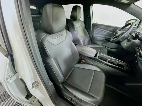 Used 2023 Volkswagen ID.4 Pro S image 32