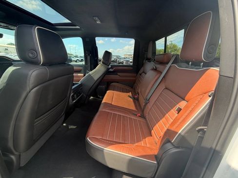 Used 2025 GMC Sierra 2500 Denali Ultimate w/ Snow Plow Prep/Camper Package AWD/4WD image 4