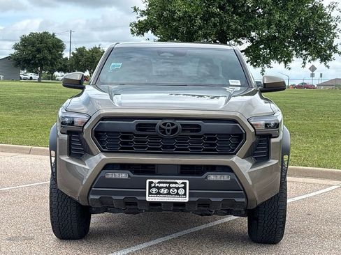 Used 2024 Toyota Tacoma TRD Off-Road AWD/4WD image 3