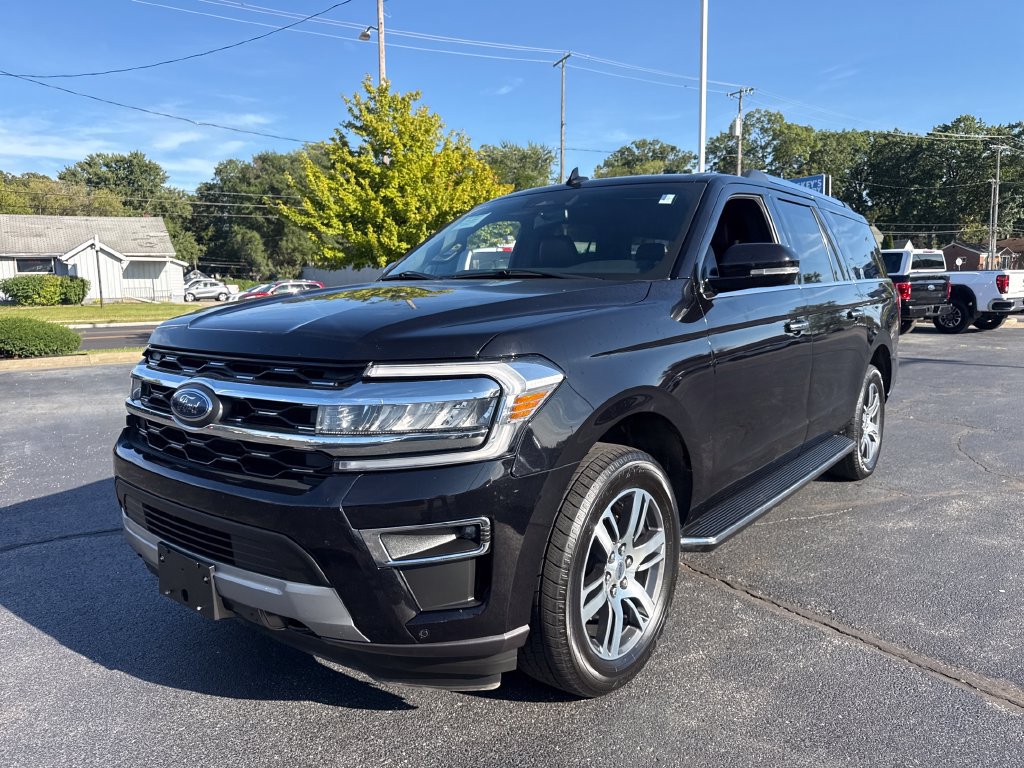 Used 2023 Ford Expedition Max Limited AWD/4WD image 2