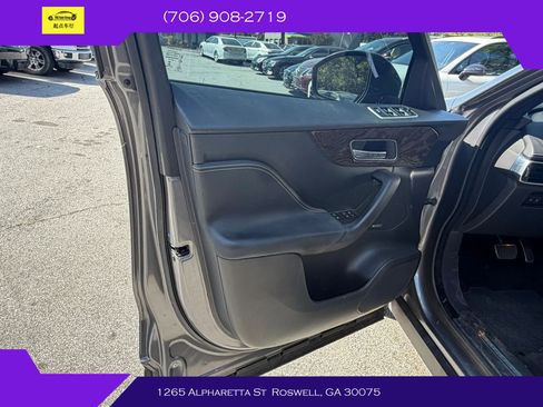 Used 2019 Jaguar F-PACE R-Sport image 13