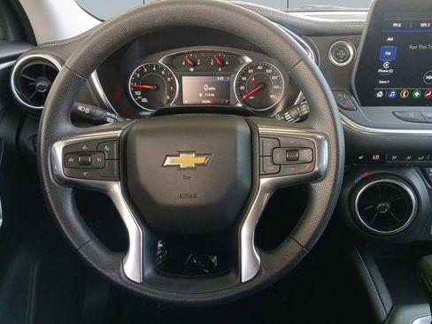 Used 2025 Chevrolet Blazer LT FWD image 13