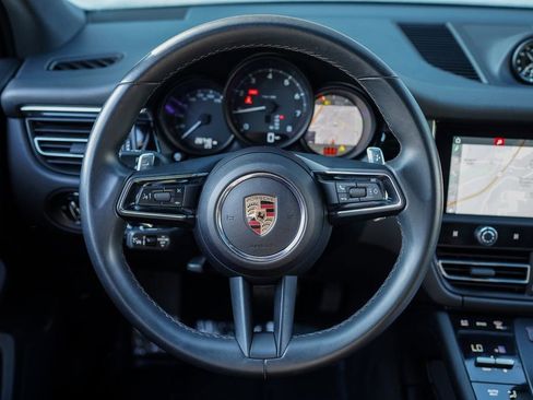 Used 2024 Porsche Macan w/ Premium Plus Package image 28