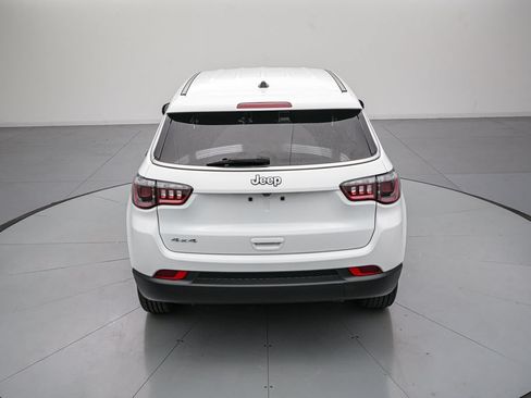 Used 2023 Jeep Compass Sport AWD/4WD image 5