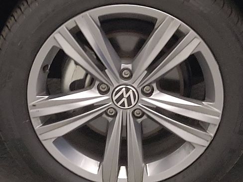 Used 2024 Volkswagen Jetta SE FWD image 31