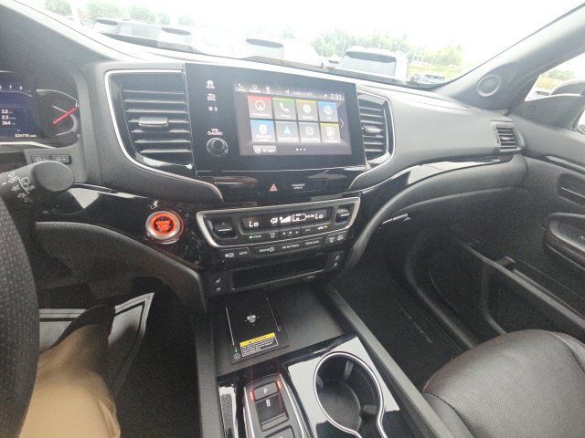 Used 2024 Honda Passport Black Edition image 19