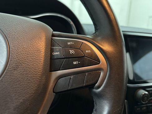 Used 2019 Jeep Grand Cherokee Limited AWD/4WD image 41