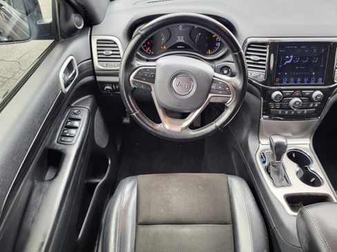 Used 2021 Jeep Grand Cherokee Laredo X RWD image 14
