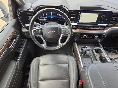 Used 2024 Chevrolet Silverado 1500 LT Trail Boss w/ Convenience Package II AWD/4WD image 11