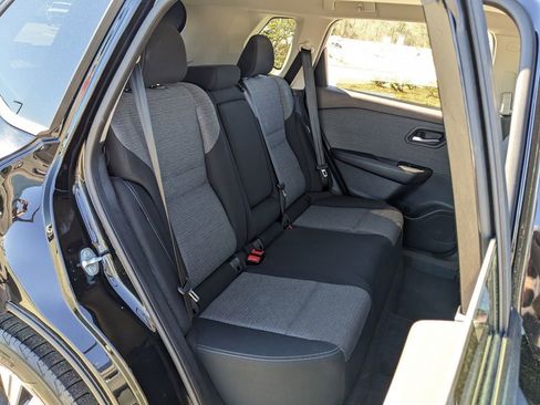 Used 2023 Nissan Rogue SV image 42