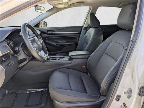 Used 2022 Nissan Altima 2.5 SV image 15