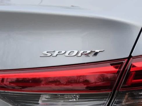 Used 2023 Honda Civic Sport image 8