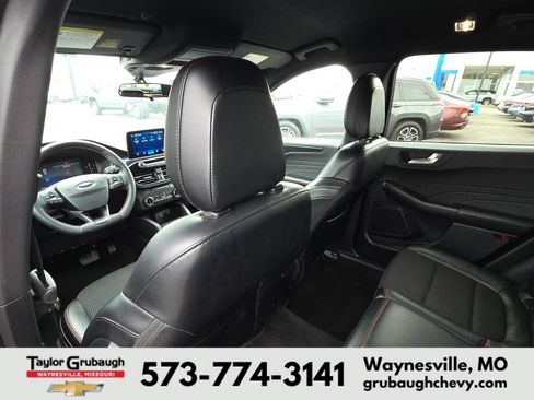 Used 2025 Ford Escape ST-Line Select AWD/4WD image 27