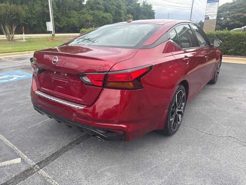 Used 2023 Nissan Altima 2.5 SR w/ SR Premium Package FWD image 7