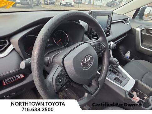 Used 2022 Toyota RAV4 LE image 15