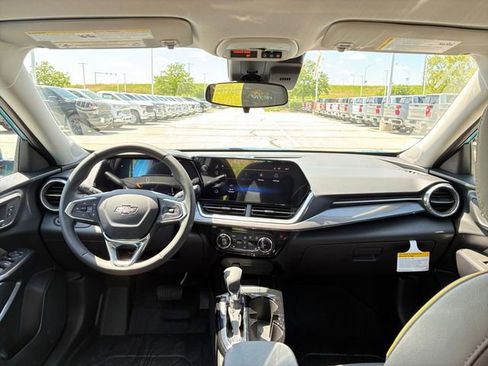 New 2026 Chevrolet Trax ACTIV w/ Driver Confidence Package FWD image 19