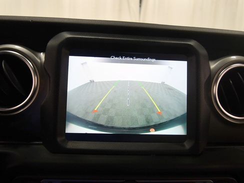 Used 2022 Jeep Wrangler Unlimited Sahara w/ Cold Weather Group image 23