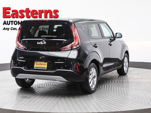 Used 2025 Kia Soul LX w/ LX Technology Package image 5
