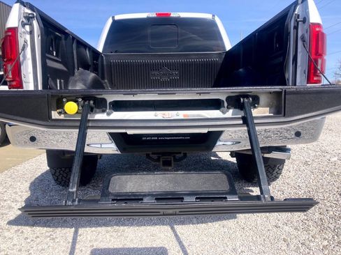 Used 2017 Ford F150 Lariat w/ Equipment Group 502A Luxury image 15