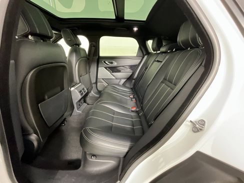 Used 2019 Land Rover Range Rover Velar R-Dynamic SE image 26