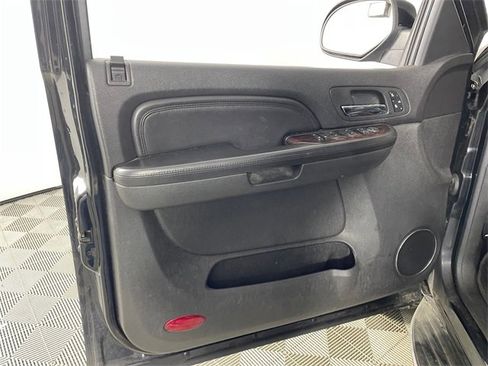 Used 2007 GMC Yukon Denali image 12