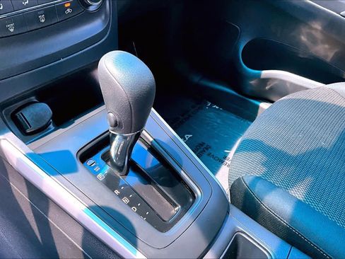 Used 2019 Nissan Sentra S FWD image 17