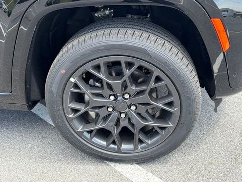 New 2026 Jeep Grand Cherokee L Summit AWD/4WD image 11