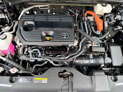 Used 2024 Toyota Crown XLE image 17