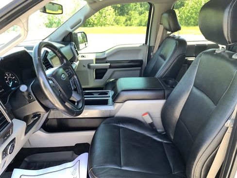 Used 2019 Ford F150 XLT w/ Equipment Group 302A Luxury AWD/4WD image 27