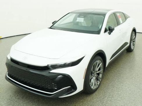 New 2026 Toyota Crown AWD/4WD image 8