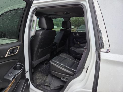 Used 2017 GMC Yukon Denali w/ Open Road Package AWD/4WD image 15