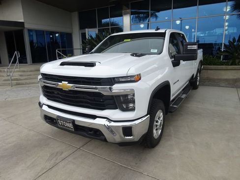 Certified 2024 Chevrolet Silverado 2500 LT AWD/4WD image 3