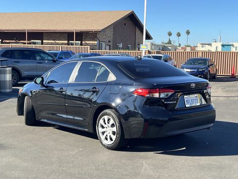 Used 2023 Toyota Corolla LE image 3
