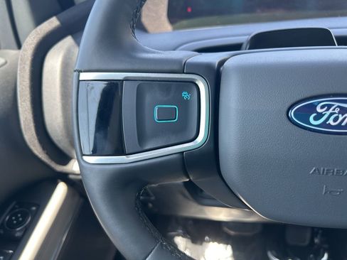 Used 2025 Ford Expedition Active AWD/4WD image 16