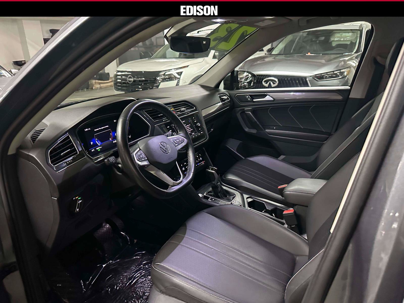 Used 2023 Volkswagen Tiguan SE w/ Panoramic Sunroof Package AWD/4WD image 14