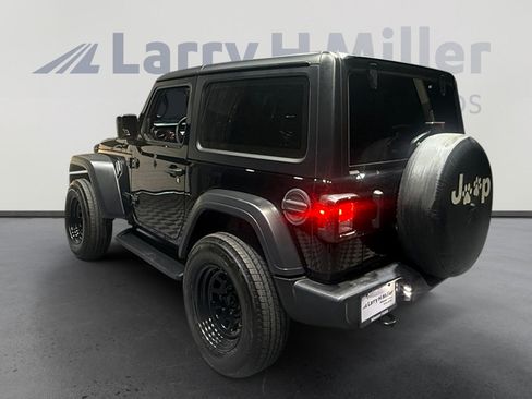 Used 2023 Jeep Wrangler Sport S image 3