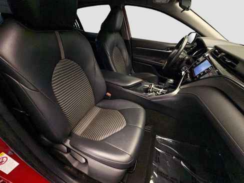 Used 2019 Toyota Camry SE w/ Protection Package (Q2) image 15