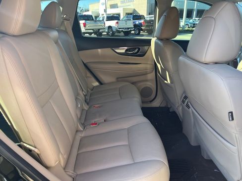 Used 2014 Nissan Rogue SL image 29