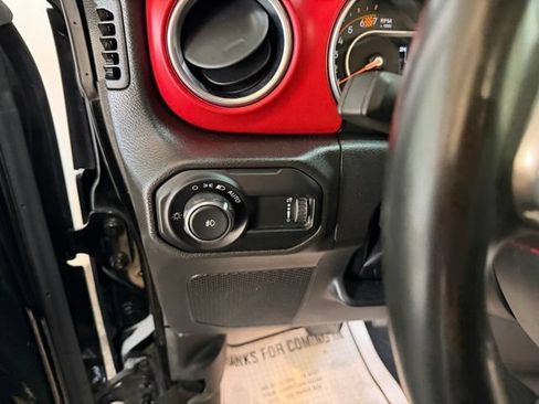 Used 2023 Jeep Wrangler Unlimited Rubicon w/ Cold Weather Group AWD/4WD image 19