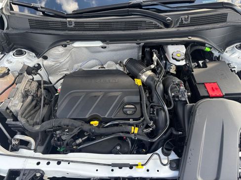 Used 2025 Buick Envista Preferred image 30