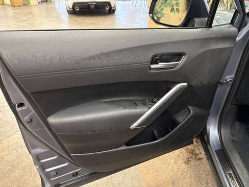 Used 2024 Toyota Corolla Cross XLE w/ Convenience Package image 26